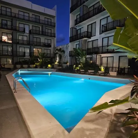 Stylish 1Br Apartment Near Top Attractions, 2 Incredible Pools, Gym,Cinema